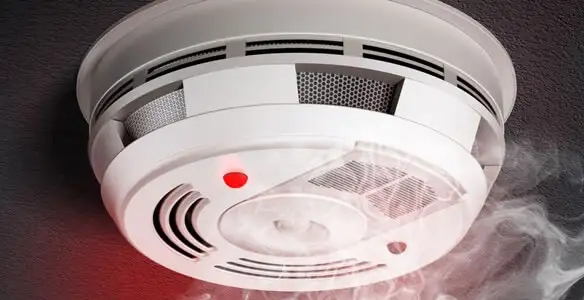 Installed smoke detector providing reliable fire detection in Oklahoma City, OK